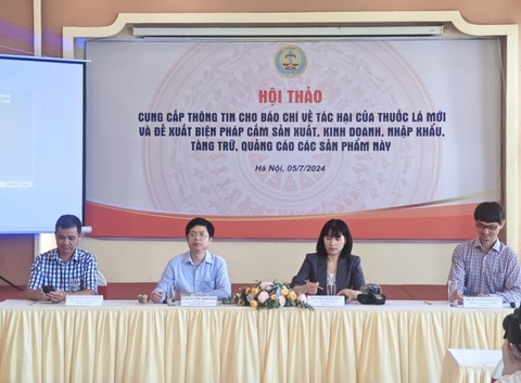 Các chuyên gia tham dự hội thảo thống nhất cần cấm thuốc lá điện tử càng sớm càng tốt - Ảnh: D.LIỄU Các chuyên gia tham dự hội thảo thống nhất cần cấm thuốc lá điện tử càng sớm càng tốt - Ảnh: D.LIỄU