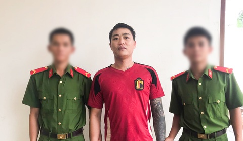 Lừa đảo dân gửi tiền ở cổng công an huyện rồi chiếm đoạt- Ảnh 1. Bị can Hà Văn Quỳnh bị khởi tố tội
