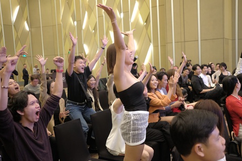 Đan Lê cắp sách đi học diễn xuất, bế mạc Ươm mầm tài năng ở DANAFF vui hết cỡ luôn- Ảnh 1. Buổi bế mạc workshop Ươm mầm tài năng vui hết cỡ - Ảnh: PHƯƠNG UYÊN