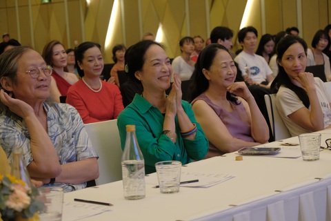 Đan Lê cắp sách đi học diễn xuất, bế mạc Ươm mầm tài năng ở DANAFF vui hết cỡ luôn- Ảnh 5. (Từ trái qua) Tham dự lễ bế mạc có đạo diễn Đới Tư Kiệt, NSND Lê Khanh, NSND Như Quỳnh, diễn viên Trần Nữ Yên Khê - Ảnh: PHƯƠNG UYÊN