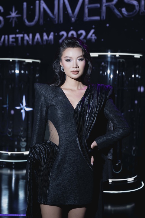 Top 3 Miss Universe Vietnam 2023 đọ sắc sau một năm đăng quang- Ảnh 11. Á hậu Hồng Đăng sau cuộc thi tiếp tục công việc huấn luyện viên sức khỏe tinh thần nên ít hoạt động showbiz so với nhan sắc còn lại trong top 3.