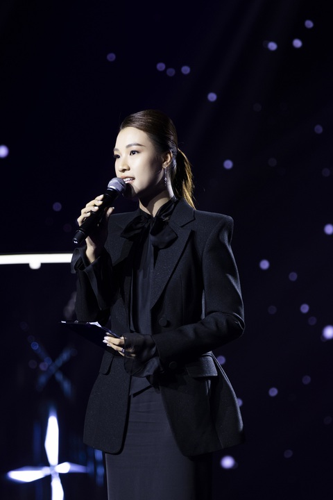Top 3 Miss Universe Vietnam 2023 đọ sắc sau một năm đăng quang- Ảnh 18. 'Chị Đẹp' Hoàng Oanh đảm nhận vai trò cầm trịch cho chương trình.