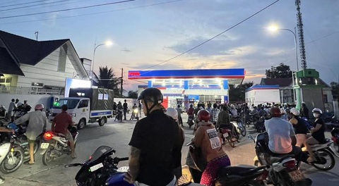 Thấy nước sinh hoạt có mùi lạ, mở bồn mới phát hiện xác người bên trong- Ảnh 1. Trạm xăng dầu ở xã Tân Thuận, huyện Hàm Thuận Nam, tỉnh Bình Thuận - nơi phát hiện thi thể người đàn ông chết trong bồn nước - Ảnh: MAI THỨC
