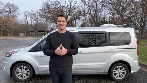 Ford Transit biến hóa thành nhà di động: Tiện nghi đầy đủ đến bất ngờ- Ảnh 1. Chiếc xe tùy biến có ngoại hình không khác gì bản thường - Ảnh: Small Vans Big World