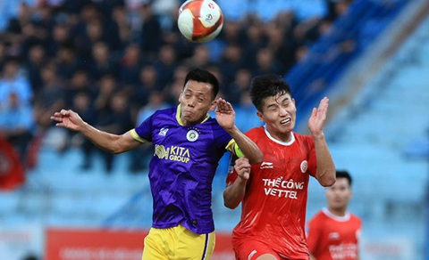 Chung kết Cúp quốc gia: CLB Thanh Hóa tổn thất nặng nề- Ảnh 3. Văn Quyết (trái) ở trận thắng Thể Công - Viettel tại bán kết - Ảnh: VPF