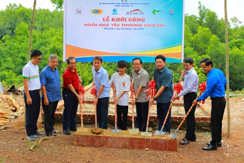 Chung tay an sinh, nâng cao sức khỏe cộng đồng- Ảnh 2. Lễ khởi công Ngôi nhà yêu thương cho em