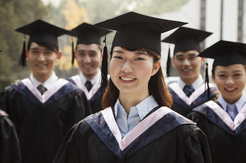 Làm giàu nhờ tư vấn tuyển sinh đại học- Ảnh 3. Dù nhận được không ít lời khen nhưng vị gia sư tư vấn thành công nhất Trung Quốc đối mặt trước rất nhiều chỉ trích.
