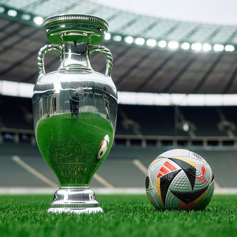 UEFA sử dụng quả bóng mới từ vòng bán kết Euro 2024- Ảnh 1. Phiên bản mới này sẽ được dùng ở ba trận đấu cuối cùng Euro 2024 - Ảnh: Adidas Football