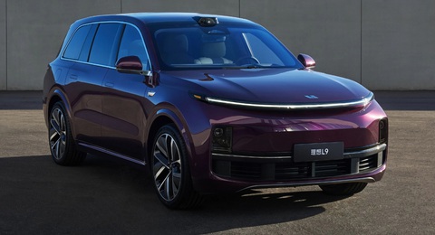 'Drama' bùng nổ làng xe Trung Quốc từ câu hỏi vu vơ của dân mạng- Ảnh 6. Mẫu xe của Li Auto sở hữu dải đèn chạy liền mạch, không có nét đứt như Stelato S9 - Ảnh: Li Auto