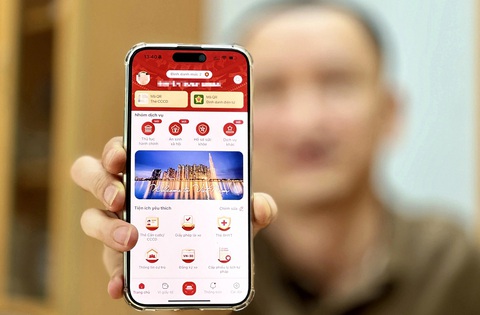 Nhiều vụ giả danh cán bộ công an yêu cầu người dân cập nhật, điều chỉnh tài khoản định danh điện tử (VNeID) mức độ 2 rồi chiếm đoạt tiền trong tài khoản - Ảnh: NAM TRẦN Nhiều vụ giả danh cán bộ công an yêu cầu người dân cập nhật, điều chỉnh tài khoản định danh điện tử (VNeID) mức độ 2 rồi chiếm đoạt tiền trong tài khoản - Ảnh: NAM TRẦN