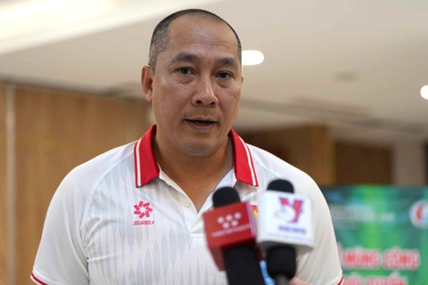 HLV Nguyễn Tuấn Kiệt: Người hâm mộ đã ủng hộ Bích Tuyền- Ảnh 3. HLV Nguyễn Tuấn Kiệt góp nhiều công sức giúp bóng chuyền Việt Nam gặt hái thành công trong 2 năm qua - Ảnh: HIỂN TRẦN