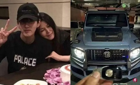 Mẹ Ngô Diệc Phàm hết sạch tiền, bán tài sản của con trai- Ảnh 2. Ngô Diệc Phàm và mẹ cùng ảnh chiếc xế hộp cưng của anh