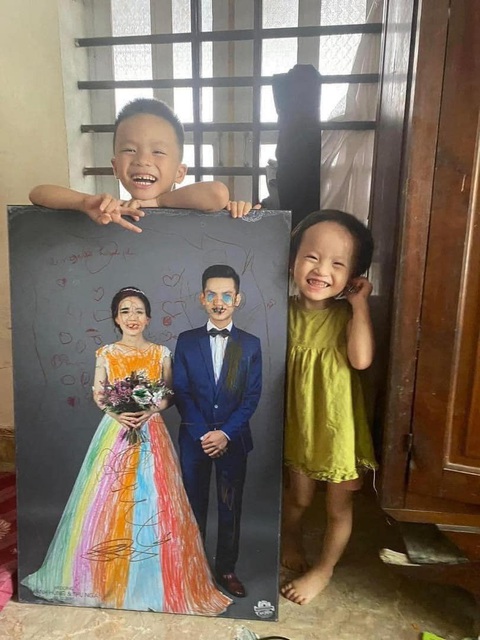 Ảnh vui 9-7: 'Để con trang trí cho bố mẹ thêm đẹp nha'- Ảnh 1. Con có biết gì đâu...