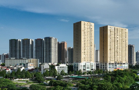 Lệch pha cung cầu chung cư sẽ kéo dài đến hết 2025- Ảnh 1. Hơn 70% nguồn cung chung cư mới tại Hà Nội trong 6 tháng đầu năm nay là căn hộ cao cấp - Ảnh: NAM TRẦN