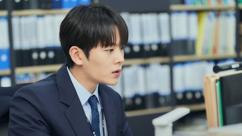 Shin Ha Kyun làm kiểm toán viên lạnh lùng trong bộ phim kịch tính The Auditors- Ảnh 3. Lee Jung Ha hoạt bát, ấm áp ở The Auditors - Ảnh: Soompi