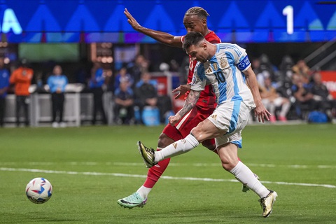Messi vẫn là ngôi sao được quan tâm nhất trận bán kết giữa Argentina và Canada Ảnh: REUTERS Messi vẫn là ngôi sao được quan tâm nhất trận bán kết giữa Argentina và Canada - Ảnh: REUTERS