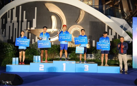 Khoảnh khắc cảm xúc của các gia đình trên đường đua Libera Fun Fest- Ảnh 5. Lễ trao giải tại Nhà hát Đó.