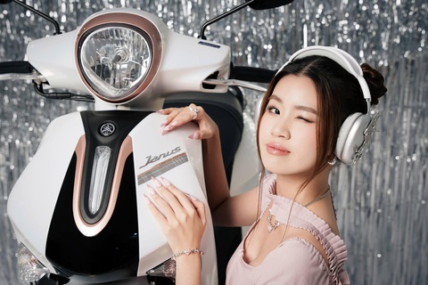 Lộ diện ‘xế cưng’ của dàn hotgirl, ca sĩ gen Z- Ảnh 2. Lộ diện ‘xế cưng’ của dàn hotgirl, ca sĩ gen Z- Ảnh 2.