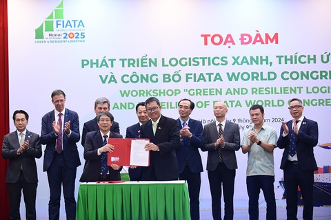 Mỹ nhập khẩu 10 chiếc ghế, 4 chiếc là 'Made in Vietnam', ngành gỗ lo xanh hóa- Ảnh 1. Hiệp hội Logistics ký hợp tác với các hiệp hội, tổ chức để phối hợp các hoạt động về tham vấn chính sách, tổ chức hoạt động xúc tiến, kết nối hợp tác - Ảnh: H.MINH
