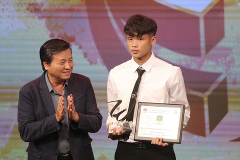 Vua phá lưới Bùi Văn Bình của Giải hạng nhất 2023 - 2024 - Ảnh: HOÀNG TÙNG Vua phá lưới Bùi Văn Bình của Giải hạng nhất 2023 - 2024 - Ảnh: HOÀNG TÙNG