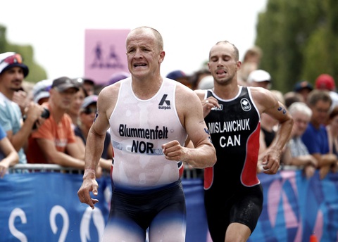 VĐV 3 môn phối hợp ở Olympic 2024 nôn ói liên tục, do nước sông Seine?- Ảnh 1. VĐV 3 môn phối hợp ở Olympic 2024 nôn ói liên tục, do nước sông Seine?- Ảnh 1.
