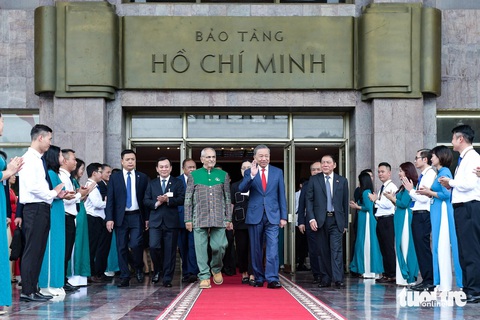 Tổng thống Timor-Leste tưởng nhớ Chủ tịch Hồ Chí Minh- Ảnh 1. Tổng thống Timor-Leste tưởng nhớ Chủ tịch Hồ Chí Minh- Ảnh 1.