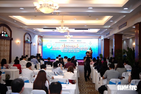 Doanh nghiệp nhà nước đầu tiên được chứng nhận quốc tế về du lịch bền vững- Ảnh 1. Lễ công bố danh hiệu Travelife Partner diễn ra chiều 1-8 - Ảnh: N.BÌNH