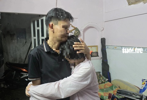 Xót xa bé gái 14 tuổi bị mẹ đưa đi bán 'cái ngàn vàng'- Ảnh 1. Sau khi mẹ bị bắt, cháu U. về sống với cha ruột - Ảnh: ĐAN THUẦN