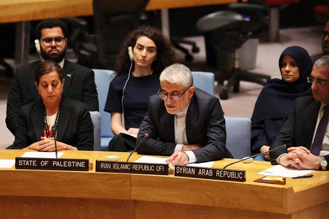Hội đồng Bảo an Liên Hiệp Quốc họp khẩn sau vụ thủ lĩnh Hamas bị ám sát- Ảnh 1. Ông Saied Iravani, đại sứ Iran tại Liên Hiệp Quốc, phát biểu trong cuộc họp của Hội đồng Bảo an Liên Hiệp Quốc về tình hình Trung Đông vào ngày 31-7 tại TP New York, Mỹ - Ảnh: AFP