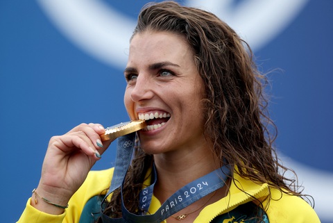 Jessica Fox với tấm HCV thứ 2 tại Olympic 2024 - Ảnh: REUTERS Olympic 2024 ngày 31-7: Trung Quốc bứt phá, Pháp vươn lên- Ảnh 9.