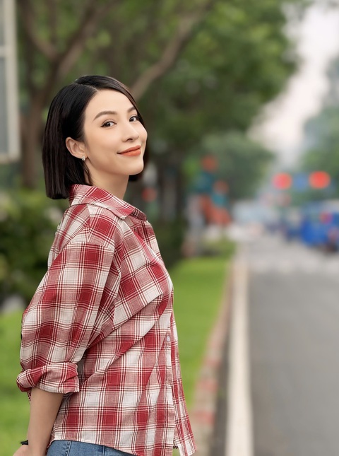 Màn trừng trị ‘trà xanh’ khiến Ngô Phương Anh trở thành 'chị Hai quốc dân'- Ảnh 2. Màn trừng trị ‘trà xanh’ khiến Ngô Phương Anh trở thành 'chị Hai quốc dân'- Ảnh 2.