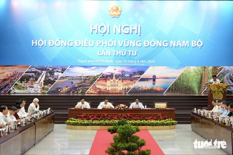 7 tháng 2024, tăng trưởng Đông Nam Bộ chỉ cao hơn Tây Nguyên- Ảnh 1. Hội nghị Hội đồng điều phối vùng Đông Nam Bộ lần 4 - Ảnh: HỮU HẠNH