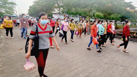 Thu nhập bao nhiêu mới trụ nổi ở thành phố - Kỳ 6: Tiêu 10 triệu cũng đủ, vài chục triệu cũng thiếu- Ảnh 1. Thu nhập bao nhiêu mới trụ nổi ở thành phố - Kỳ 6: Tiêu 10 triệu cũng đủ, vài chục triệu cũng thiếu- Ảnh 1.