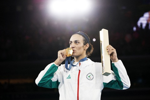 Võ sĩ boxing gây tranh cãi giới tính Khelif đoạt HCV Olympic 2024- Ảnh 1. Võ sĩ boxing Imane Khelif đã giành HCV hạng 66kg nữ Olympic 2024.