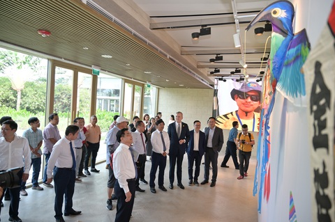 Sở ở Quảng Nam nói gì về giải thưởng 'Sở Du lịch hàng đầu châu Á 2024'?- Ảnh 3. Lãnh đạo tỉnh Quảng Nam tham dự Lễ hội Diều quốc tế 2024 - Ảnh: BẢO CHÂU