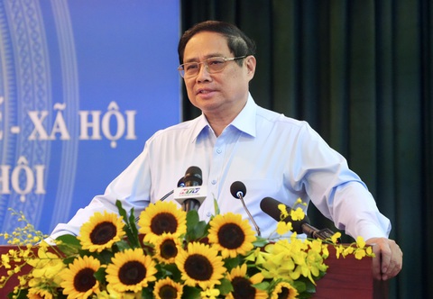 TP.HCM kiến nghị Thủ tướng chỉ đạo sớm giải quyết vấn đề của SCB và Vạn Thịnh Phát- Ảnh 2. Thủ tướng Phạm Minh Chính tại buổi làm việc sáng 10-8 - Ảnh: HỮU HẠNH