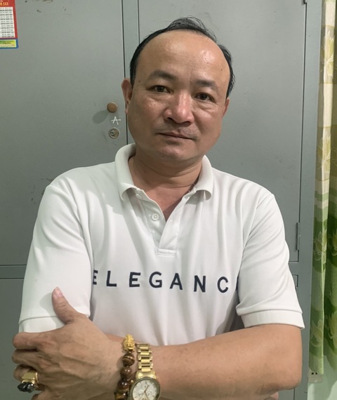 Bắt người đàn ông dùng xương bò dài 30cm đập vỡ kính ô tô tại Bình Dương- Ảnh 1. Bắt người đàn ông dùng xương bò dài 30cm đập vỡ kính ô tô tại Bình Dương- Ảnh 1.