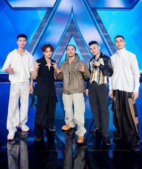 Dàn giám khảo dance battle ở Anh trai say hi “đốn tim” khán giả - Ảnh: BTC Tin tức giải trí 11-8: Lee Kwang Soo học nói tiếng Việt; Concert của Taylor Swift bất ổn- Ảnh 3.