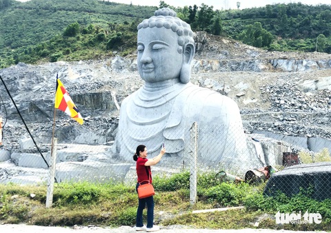 Tượng Phật khổng lồ bằng đá đang làm ở Đà Nẵng được cấp phép xây dựng từ 8 năm trước- Ảnh 3. Tượng Phật khổng lồ bằng đá đang làm ở Đà Nẵng được cấp phép xây dựng từ 8 năm trước- Ảnh 3.
