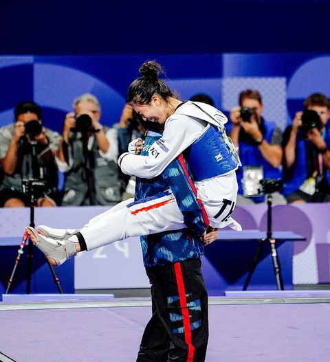 Vì sao taekwondo Việt Nam thất bại ở Olympic?- Ảnh 2. Võ sĩ Panipak Wongpattanakit bảo vệ HCV tại Paris 2024 cho thể thao Thái Lan - Ảnh: Olympic.com