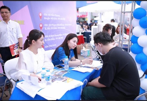 Trường Đại học Tài chính - Ngân hàng Hà Nội tuyển sinh năm học 2024-2025- Ảnh 3. Trường Đại học Tài chính - Ngân hàng Hà Nội tuyển sinh năm học 2024-2025- Ảnh 3.