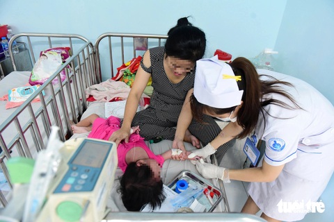 Trẻ điều trị sởi tại Bệnh viện Nhi Đồng 1 - Ảnh: DUYÊN PHAN Trẻ điều trị sởi tại Bệnh viện Nhi đồng 1 - Ảnh: DUYÊN PHAN