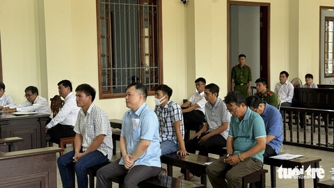 Tạm dừng xét xử vụ gây thiệt hại cho ngân hàng hơn 291 tỉ đồng- Ảnh 1. Tạm dừng xét xử vụ gây thiệt hại cho ngân hàng hơn 291 tỉ đồng- Ảnh 1.