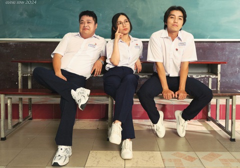 Buổi ‘họp lớp’ ý nghĩa của hai thế hệ 'Kính vạn hoa'- Ảnh 3. Đây là lần hiếm hoi bộ ba Quý - Hạnh - Long hội ngộ sau 20 năm. Đặc biệt