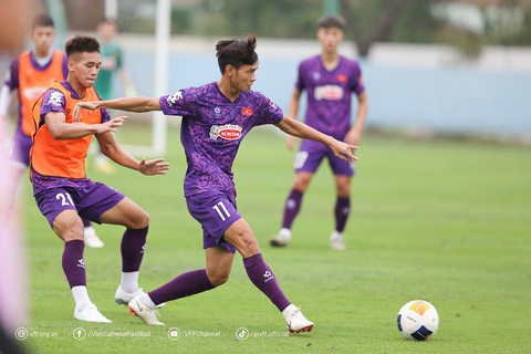 HLV Kim Sang Sik sớm chuẩn bị lực lượng cho SEA Games 33- Ảnh 1. HLV Kim Sang Sik sớm chuẩn bị lực lượng cho SEA Games 33- Ảnh 1.