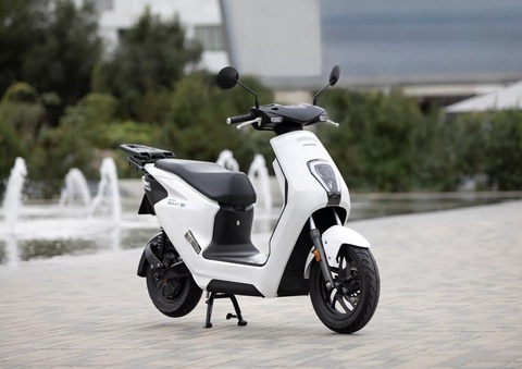 Honda sắp làm... xe máy điện Yamaha- Ảnh 3. Honda sắp làm... xe máy điện Yamaha- Ảnh 3.