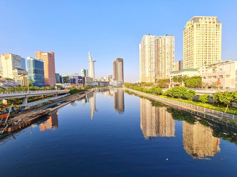 Thu nhập bao nhiêu mới trụ nổi ở thành phố - Kỳ cuối: Quản lý tiền bạc, giữ động lực lập nghiệp- Ảnh 2. Cần biết quản lý tài chính và nỗ lực làm việc để đạt sự nghiệp bền vững ở thành phố - Ảnh: MẠNH DŨNG