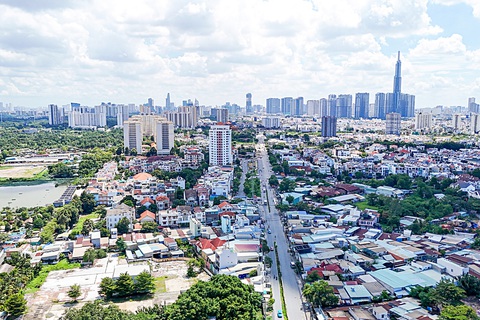 Loay hoay tính giá đất theo luật mới- Ảnh 10. Với bảng giá đất mới, Nhà nước sẽ hạn chế được thất thu thuế trong hoạt động chuyển nhượng quyền sử dụng đất - Ảnh: PHƯƠNG QUYÊN