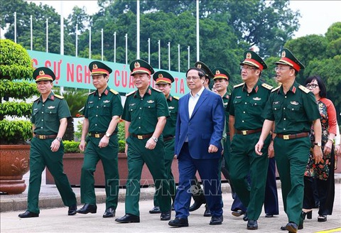 Thủ tướng kiểm tra công tác tu bổ Lăng Chủ tịch Hồ Chí Minh năm 2024- Ảnh 1. Thủ tướng Phạm Minh Chính kiểm tra công tác tu bổ định kỳ công trình Lăng Chủ tịch Hồ Chí Minh năm 2024 - Ảnh: TTXVN