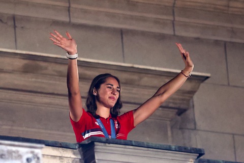 Biển người Serbia chào đón Djokovic cùng tấm HCV Olympic 2024 trở về- Ảnh 7. Huy chương bạc taekwondo Aleksandra Perisic nghẹn ngào cảm xúc trong buổi lễ vinh danh - Ảnh: REUTERS